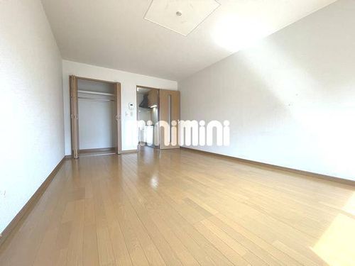 ティーワン日高の居間