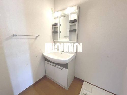 ティーワン日高の内装