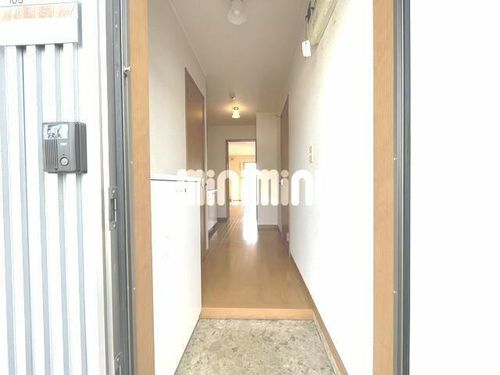 ティーワン日高の玄関