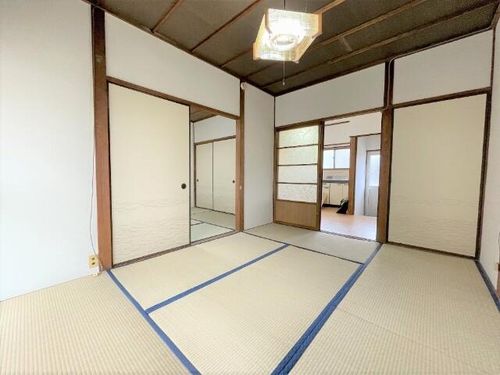永井アパートの居間