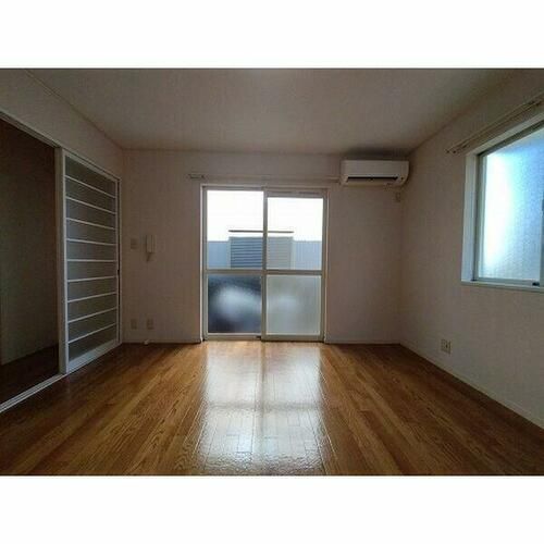 プロパティ橋詰102の居間