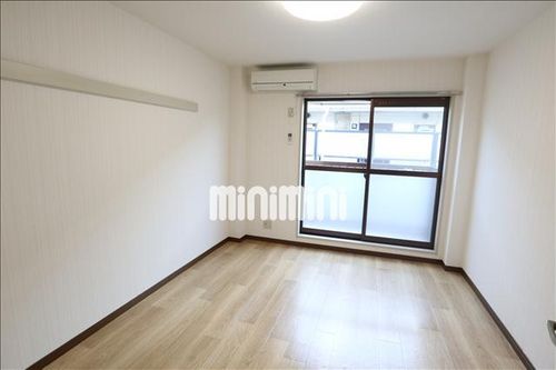 アネックス西枇杷島の居間