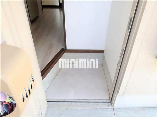 ドミール八前の玄関