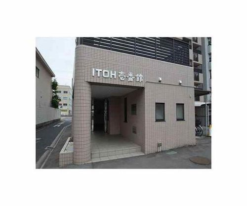 ITOH壱番館の玄関