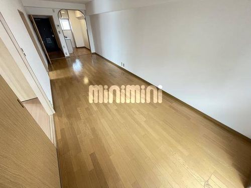 メゾンドール高針の居間