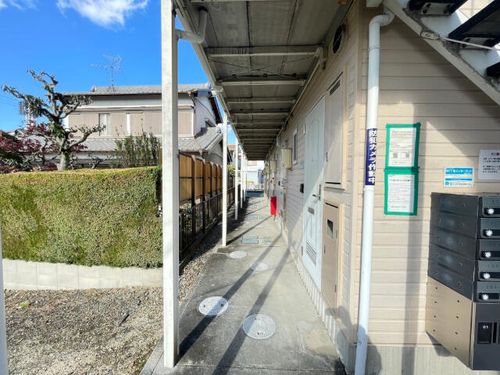 リバーサイド藤ヶ丘の玄関