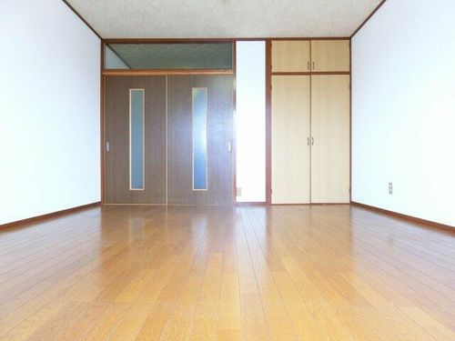 サニーハイツスタニの居間