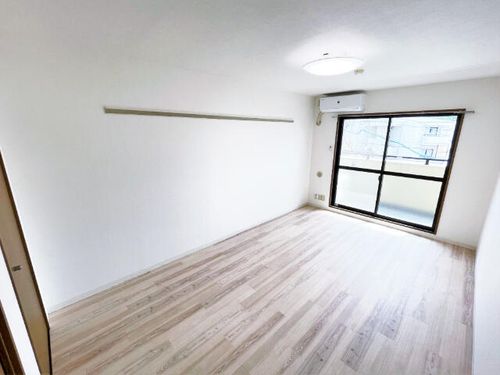 マジェスティシロトリの居間