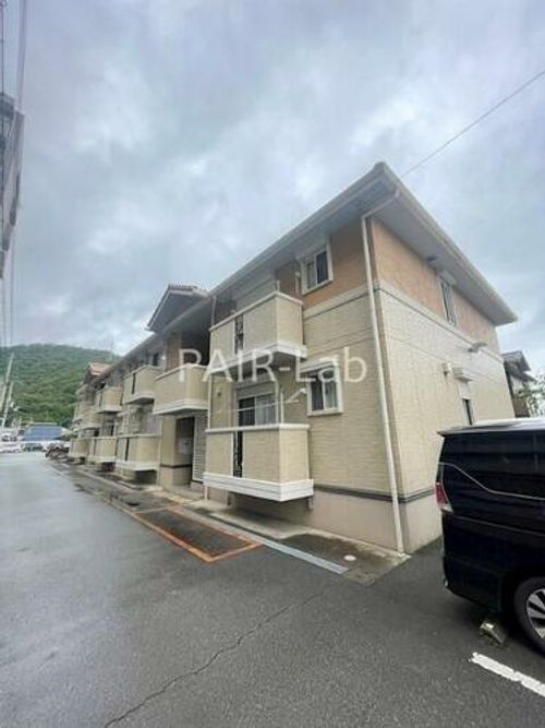 グランモア航 A棟の外観