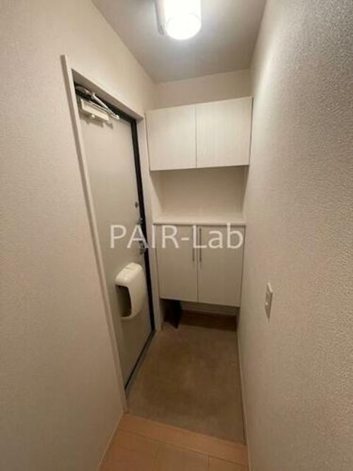 グランモア航 A棟の玄関