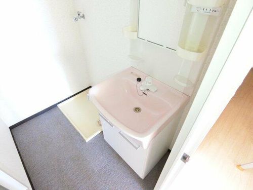リベルテタナカの内装