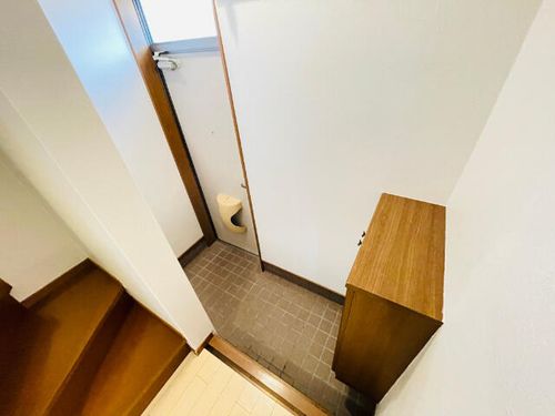 グランドコート ハットリの玄関