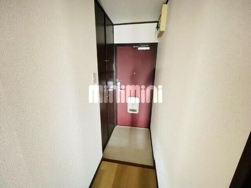 エステート長茂の玄関