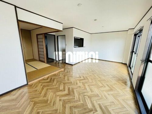 エステート長茂の居間