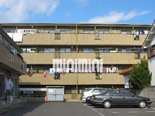 エステート長茂の外観