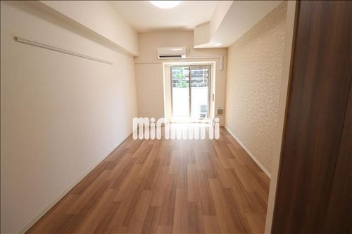 プレサンス丸の内リラティの居間