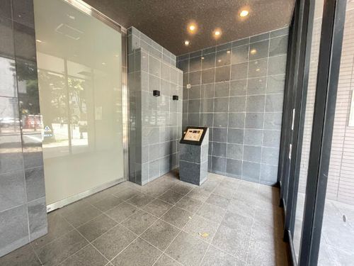 白川公園パークマンションの玄関