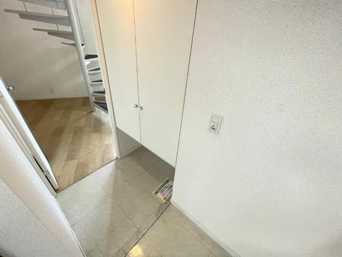 リエス東別院の玄関