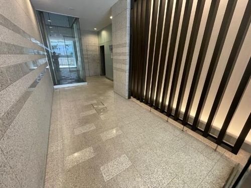 リエス東別院の玄関