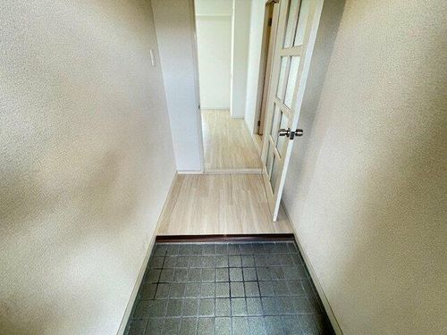 千里サンハイツ403の玄関