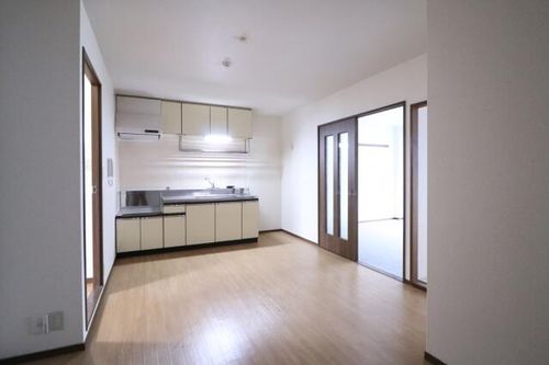 大阪府茨木市新堂1丁目(マンション)の賃貸物件の居間