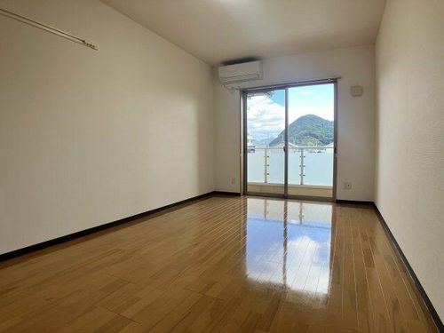 インター御坊ハイツウエヒラ206の居間