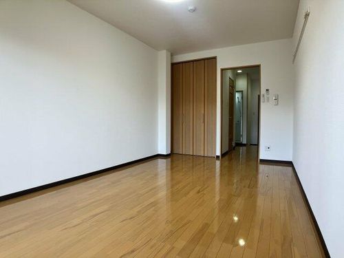 インター御坊ハイツウエヒラ206の居間