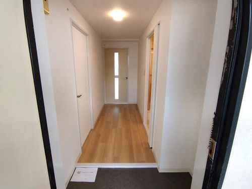 ベルメゾン茨木の玄関