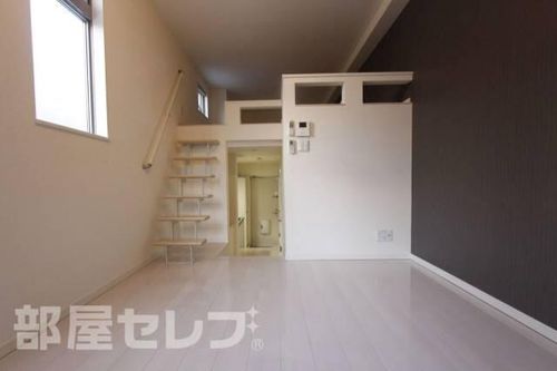 HUMMING LIFE栄生の内装