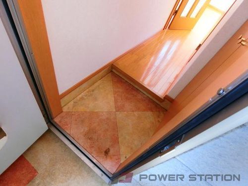 ルミエールスハラ奥沢の玄関