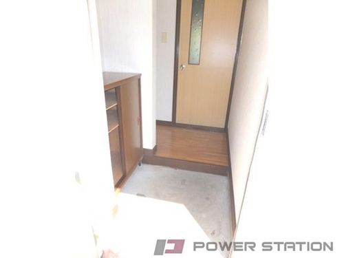 マンションはるにれの玄関