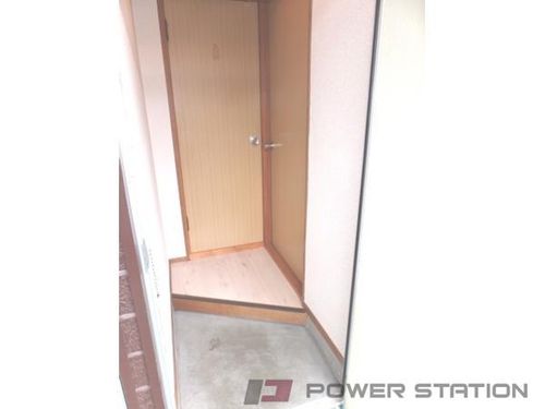 コーポすばるの玄関
