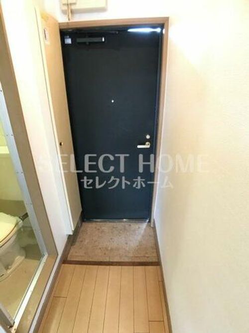 ジュネス芦谷1-2の玄関