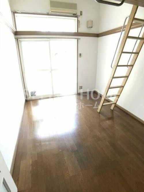 ジュネス芦谷1-2の居間