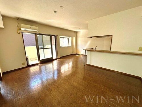 プランドール THREE201の居間