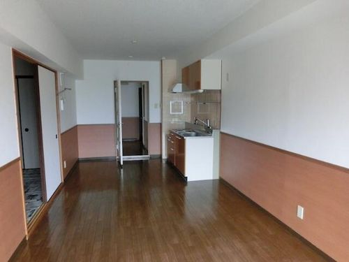 ローファス小島308の居間