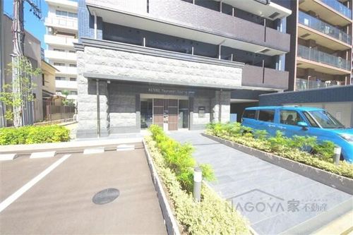 アステリ鶴舞トゥリアの玄関