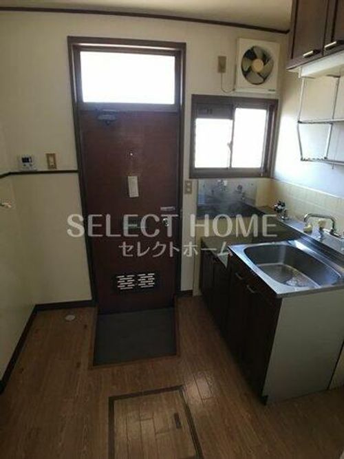 エレガンスハイツ金子201の玄関