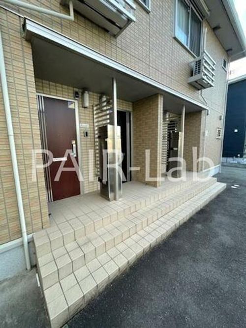 セジュールAMIKAⅢの玄関