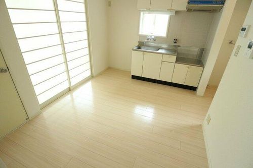 ヴィラ若木の居間