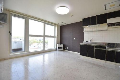 ヒルトップ西岡202の居間