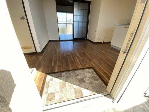 エステート杉浦A・Bの玄関