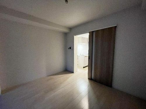 CREST TAPP京都二条の居間