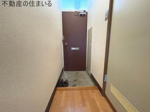 伊藤ビルの玄関