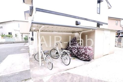 ビラ国分寺 B棟の玄関