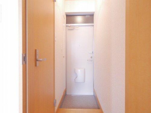 ケントハウスⅡ103の玄関