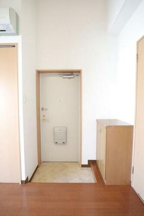 エトワール寺田の玄関