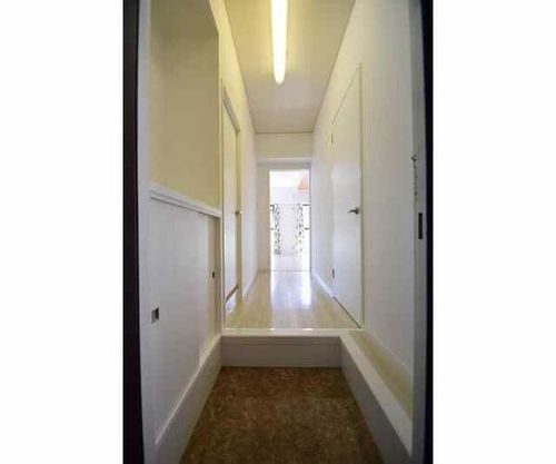 プライム八田の玄関