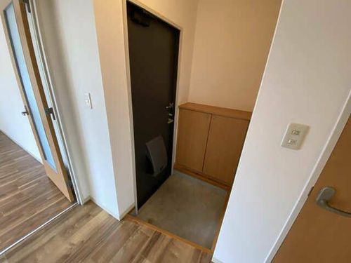 サニーコート明和 B棟の玄関