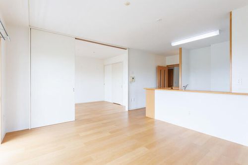 URアルビス緑丘1010501の居間